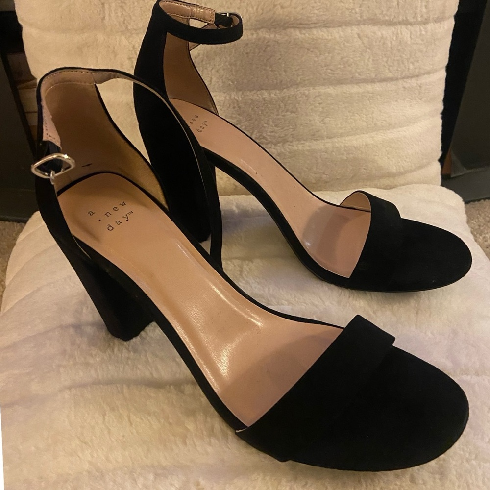 Black strap heel sandals - Picture 4 of 5